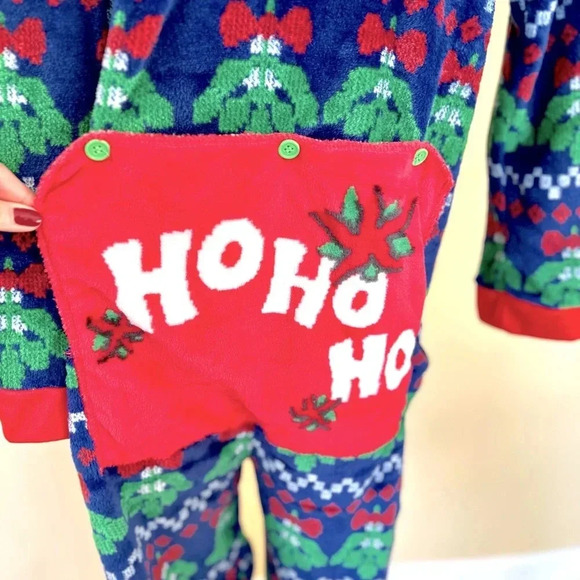 Holiday Time “Kiss Me” Mistle Toe Christmas Onsie - Picture 9 of 10